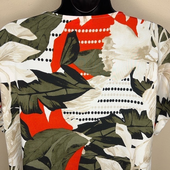 MEDIUM CALVIN KLEIN TROPICAL PRINT SHORT SLEEVE BLOUSE BEIGE RED GREEN LEAF - Picture 9 of 12